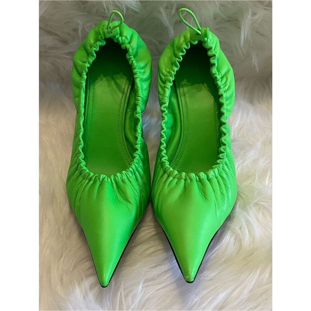 Balenciaga “Scrunch Knife” Pumps Fluo Green NWT & Certificate of Authenticity
